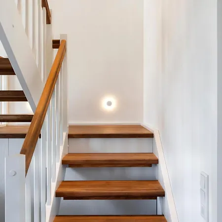 Reetdorf Geltinger Birk Kuenstlerkate Lagune